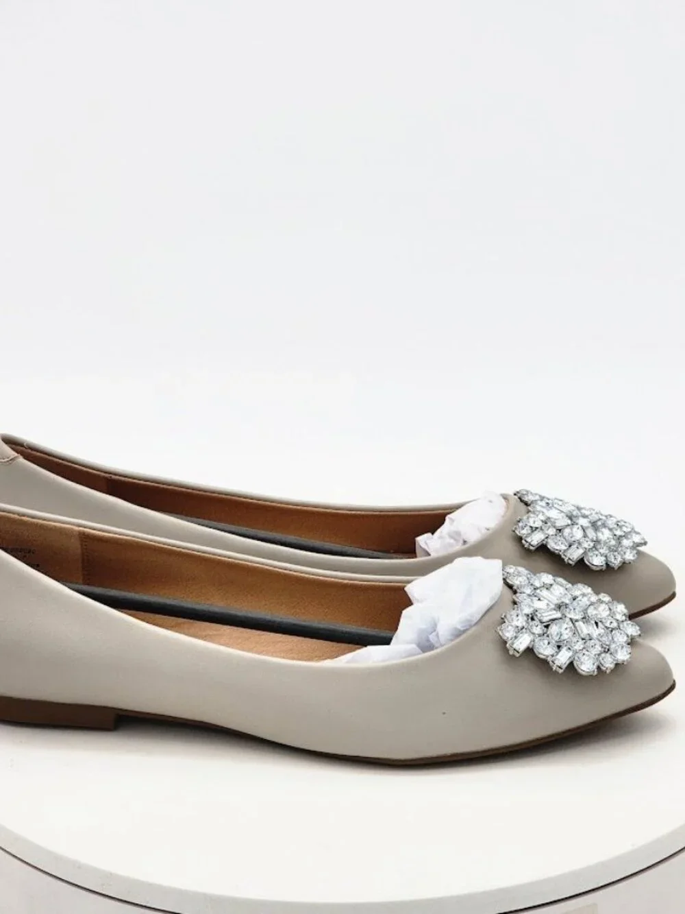 Journee Collection Renzo Gray Rhinestone Pointed Toe Flats Women's Size 7
